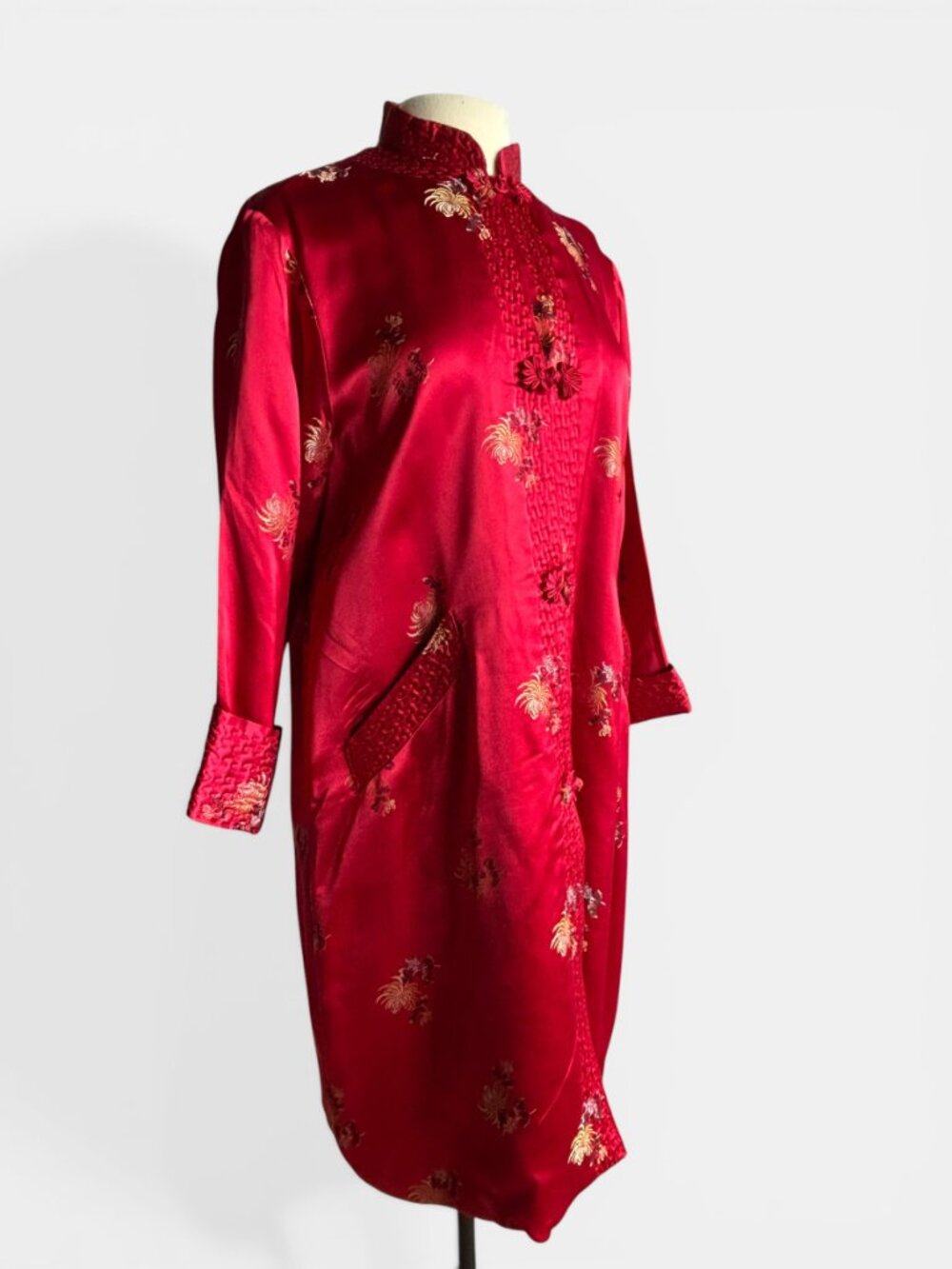 Asian Red Satin Embroidered Robe 40 Bust - Picture 3 of 12